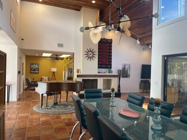 Building Photo - 13772 Sand Crane Dr