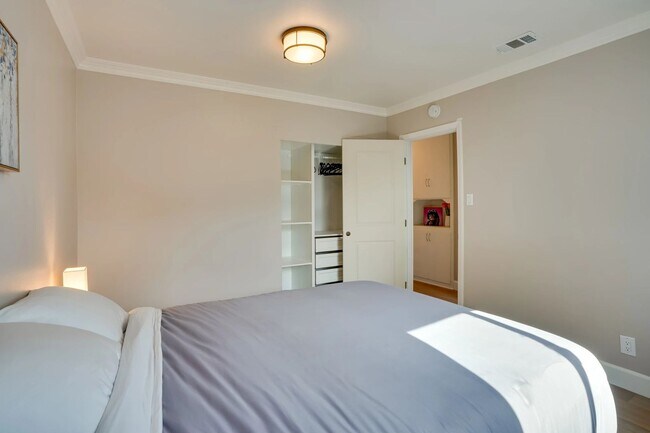 Building Photo - 3901 W Compton Ave