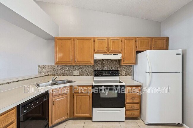 Building Photo - 5461 Lake Margaret Dr