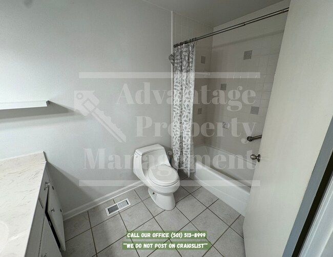 Building Photo - 821 Silver Hill Rd