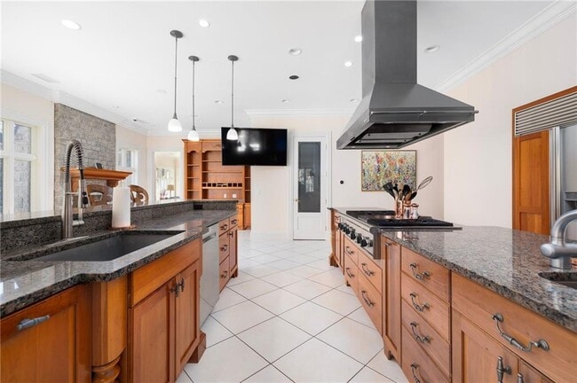 Building Photo - 524 Tillinghast Rd