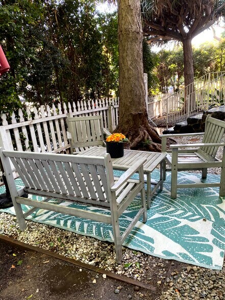 Building Photo - 7602 Lexington Ave