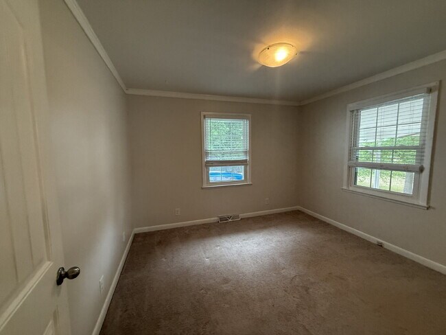 Building Photo - 3BR/2BA Durham Duplex | Utilities Included | Move-In Special: $500 Deposit | Near Duke