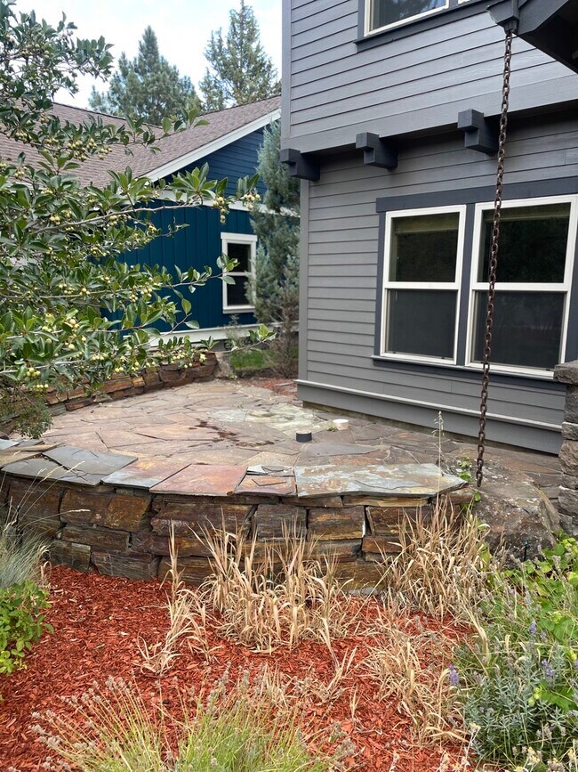 Building Photo - 61438 Linton Loop