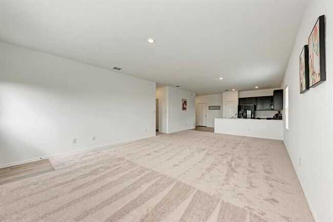 Building Photo - 526 Thunderstorm Ave