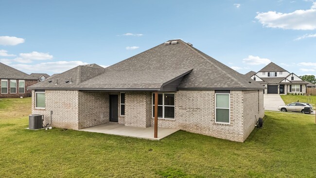 Building Photo - NEIGHBORHOOD POOL, WALKING TRAILS & ONE OF...