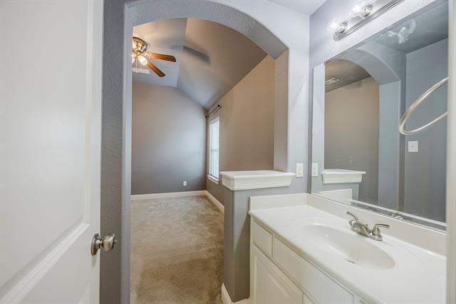 Building Photo - 15516 Mayflower Trail
