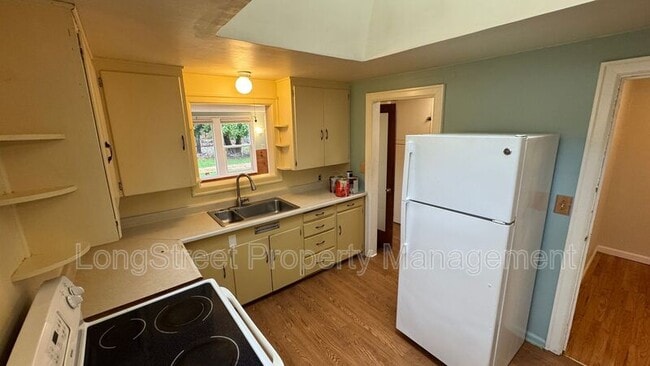 Building Photo - 1137 NW 13th St