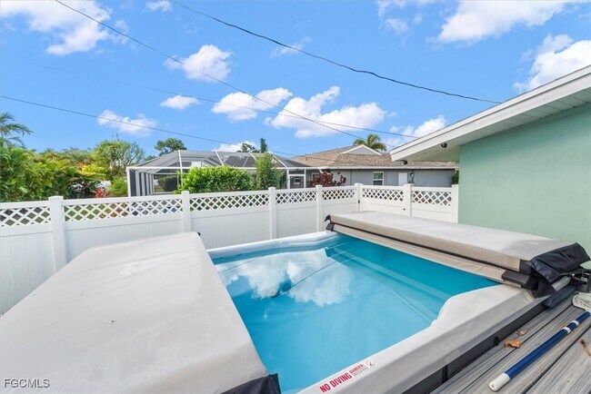 Building Photo - 1030 SE 43rd Terrace