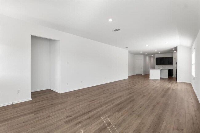 Building Photo - 625 Waterway Ave