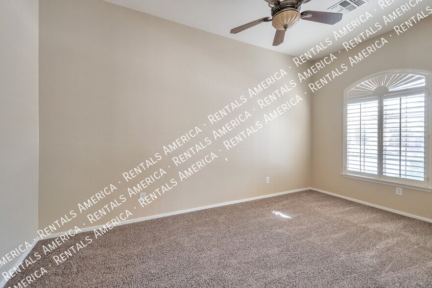 Building Photo - 43958 W Bailey Dr