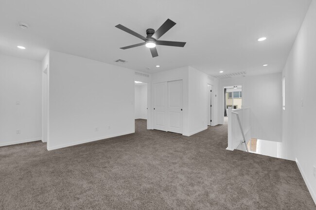 Building Photo - 10239 Estancia Hl St