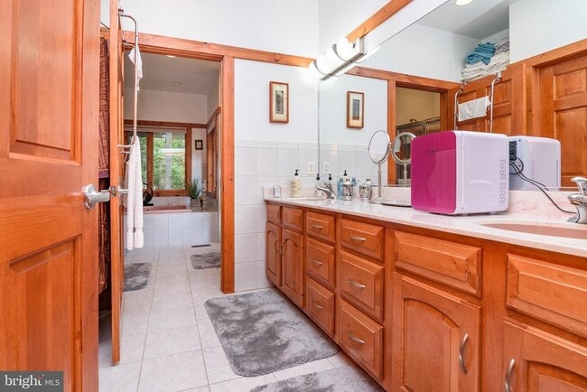 Building Photo - 23615 Quail Hollow Cir