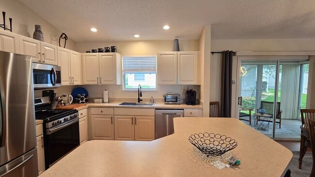 Building Photo - 971 Kingmont Terrace