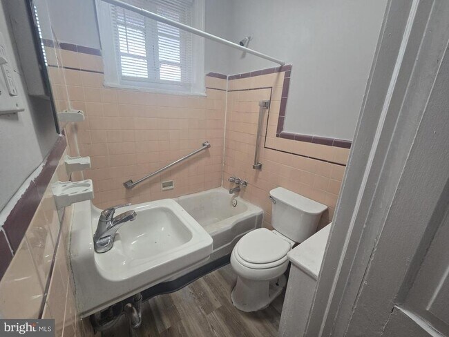 Building Photo - 6700 Keystone St