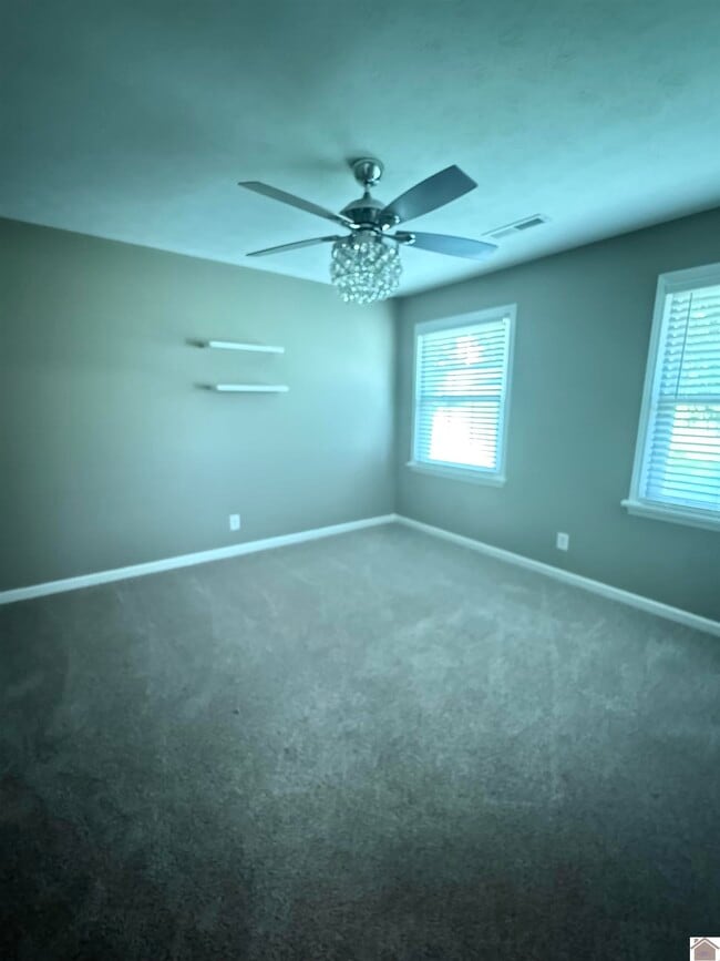 Building Photo - 5935 Merrydale Dr