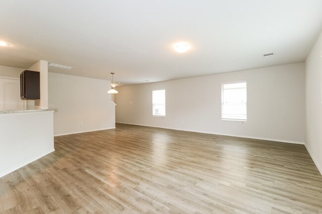 Building Photo - 2743 Madison Ct