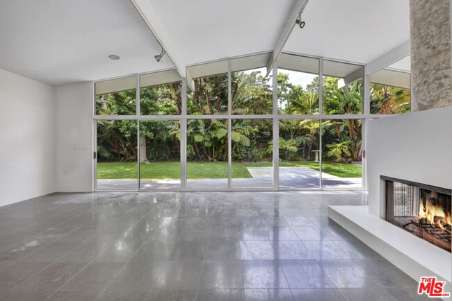 Building Photo - 30611 Las Estrellas Dr