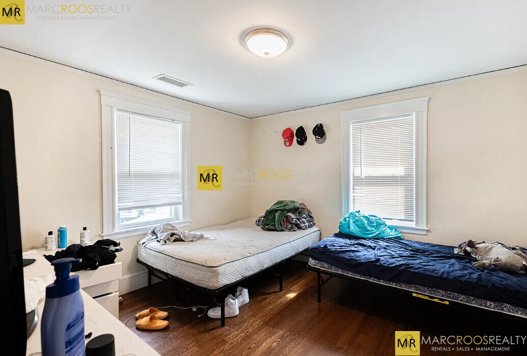 Building Photo - 224 Faneuil St