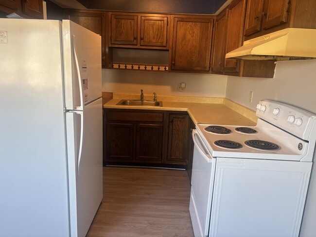 Primary Photo - 1520 Oak Ridge Ln SE