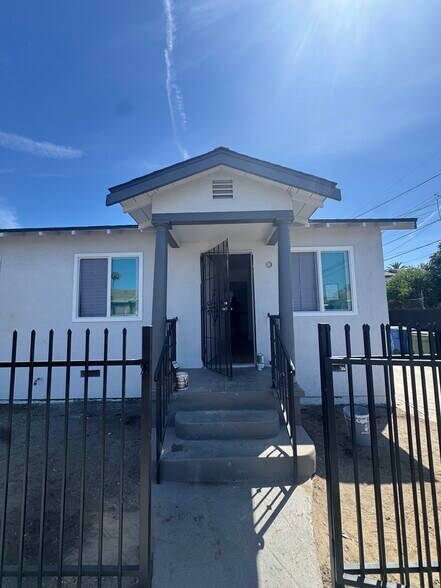 Building Photo - 4858 Ascot Ave