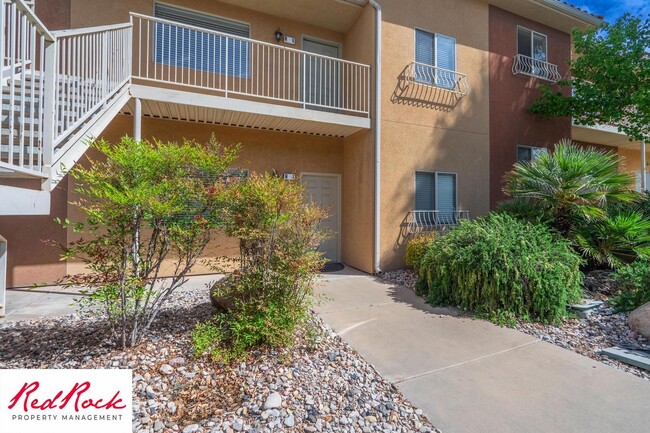 Building Photo - Lovely 2 Bedroom Condo. Pet Friendly!