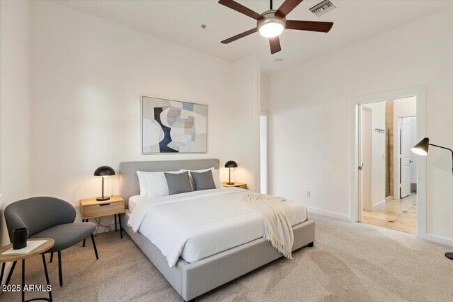 Building Photo - 7613 E Vía Del Reposo