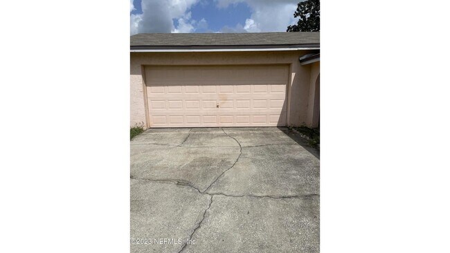 Building Photo - 6073 Shakespeare Dr