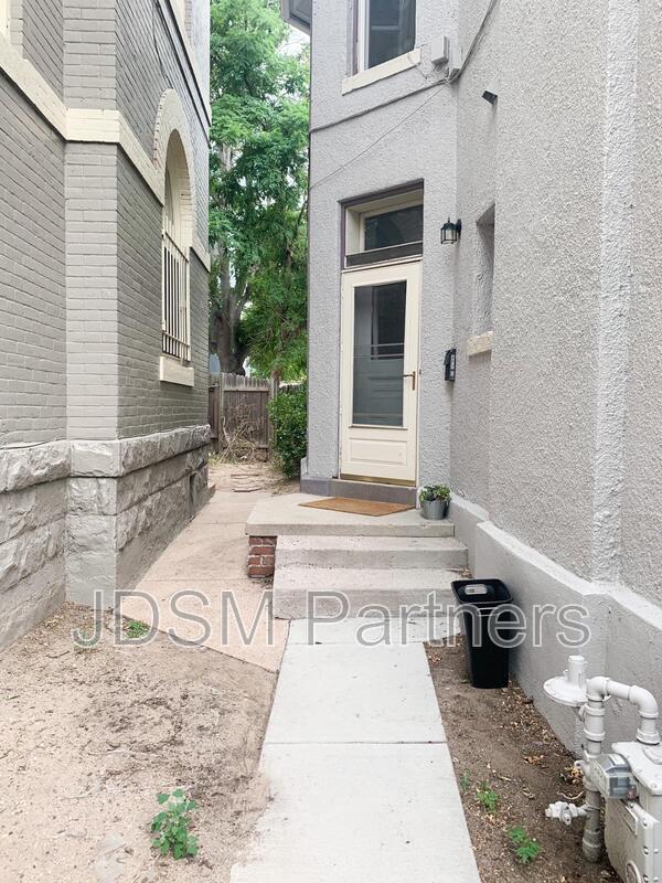 Building Photo - 1263 N Clarkson St