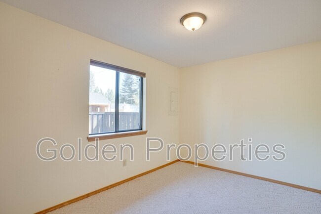 Building Photo - 1130 E Timber Ln