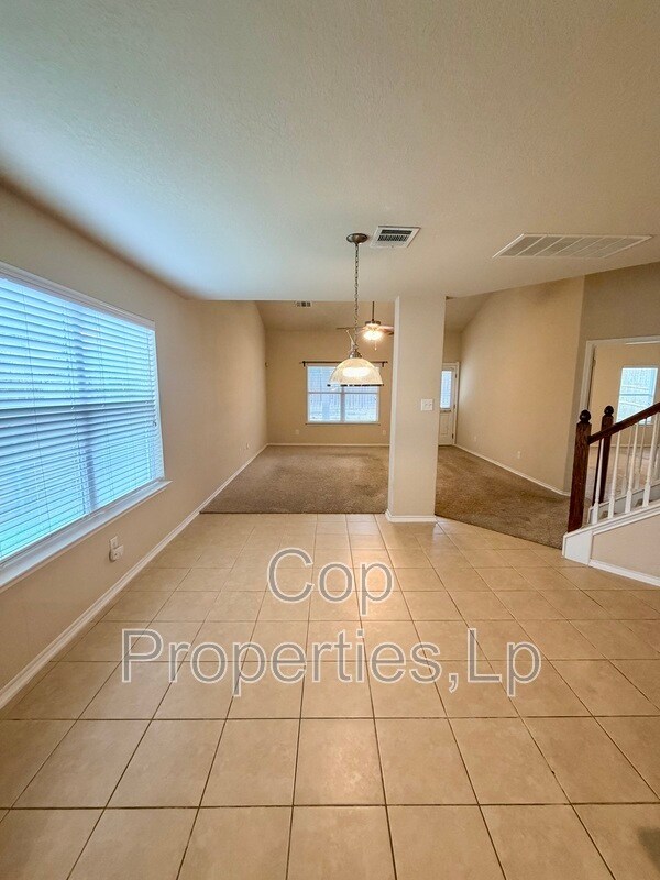 Building Photo - 741 Clearbrook Ave