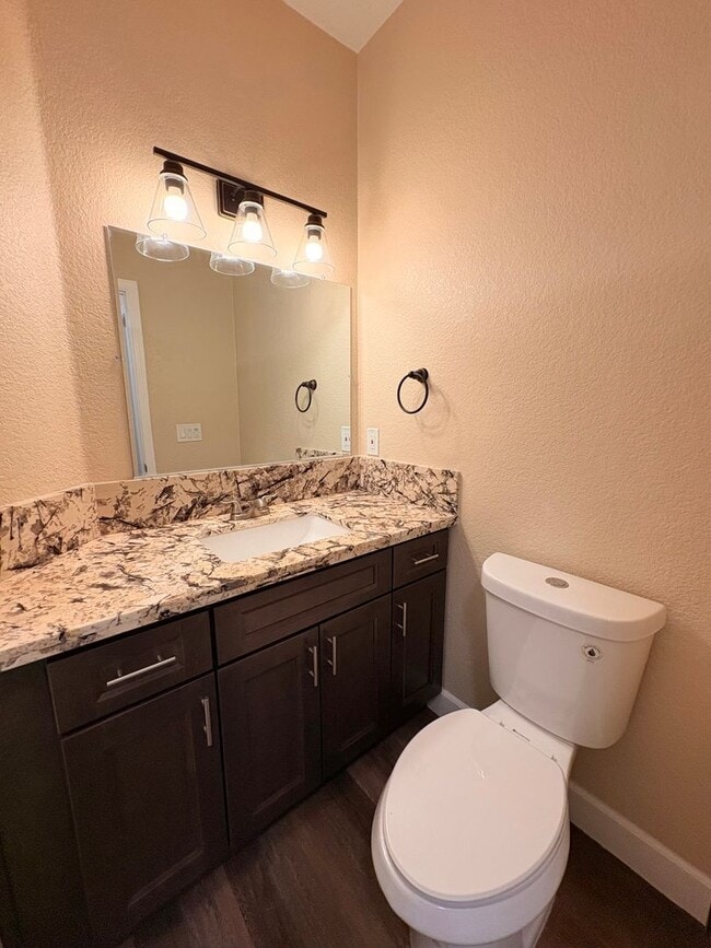 Building Photo - Stunning 4 bedroom house in Livingston