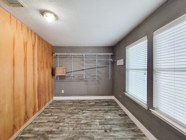 Building Photo - 714 Yawl Ct