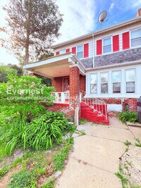 Building Photo - 3 Bed, 1 Bath Home with Fenced Yard / Vouchers Accepted / Available Now!