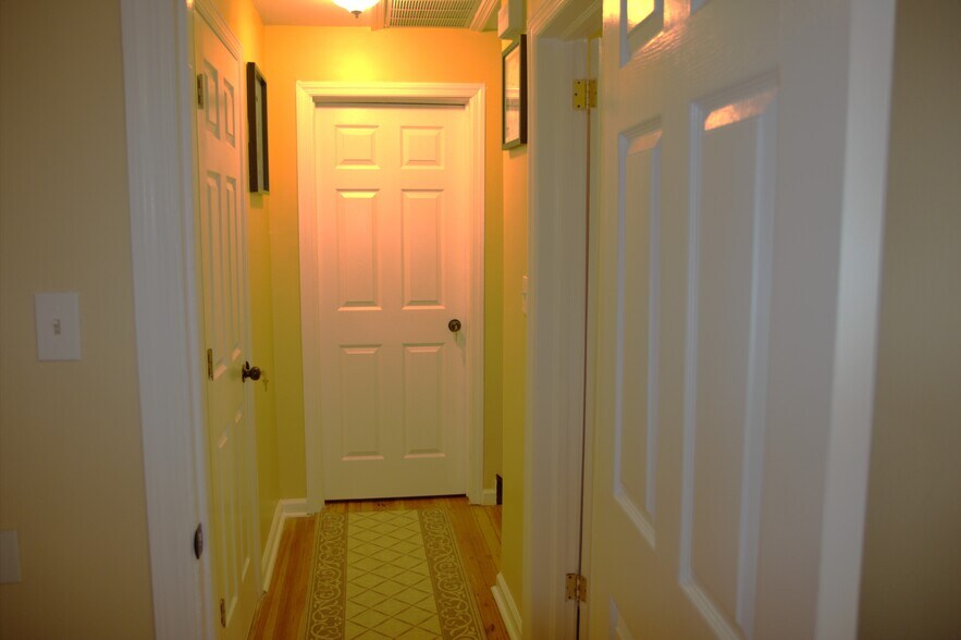 Building Photo - 256 Weequahic Ave