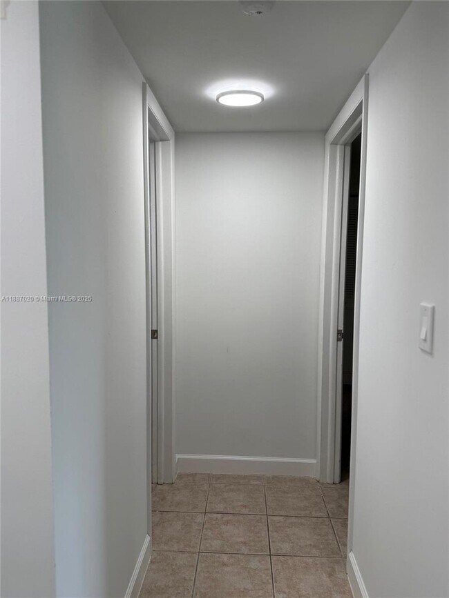 Building Photo - 5100 SW 90th Ave