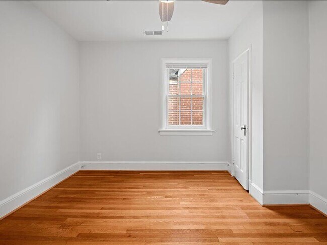 Building Photo - 4416 Bromley Ln
