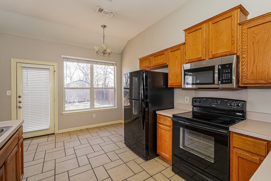 Building Photo - 3821 Willowick Cir