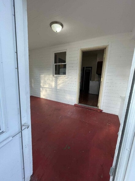 Building Photo - 633 Starr Ave