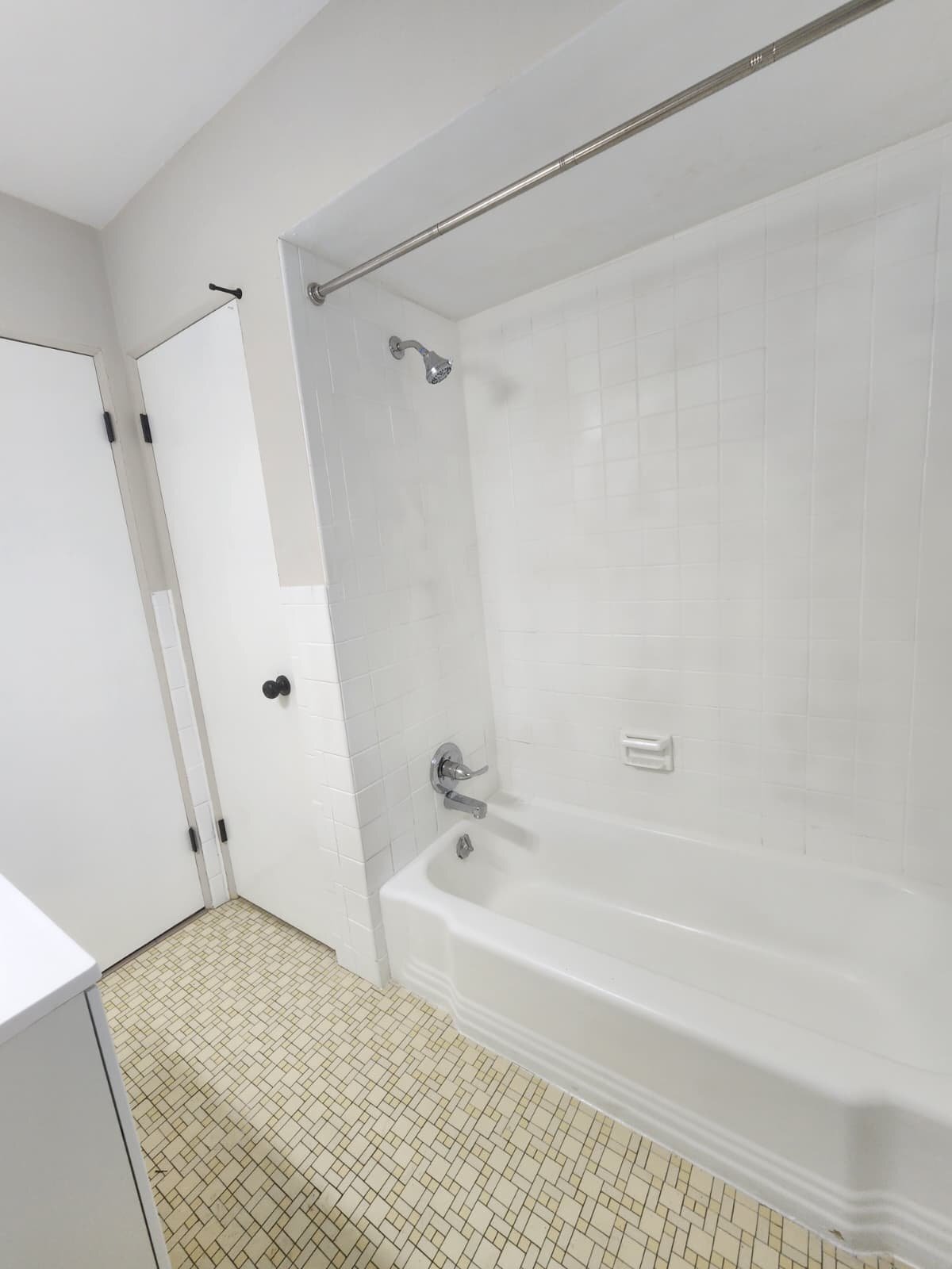 Building Photo - 922 S 74th St