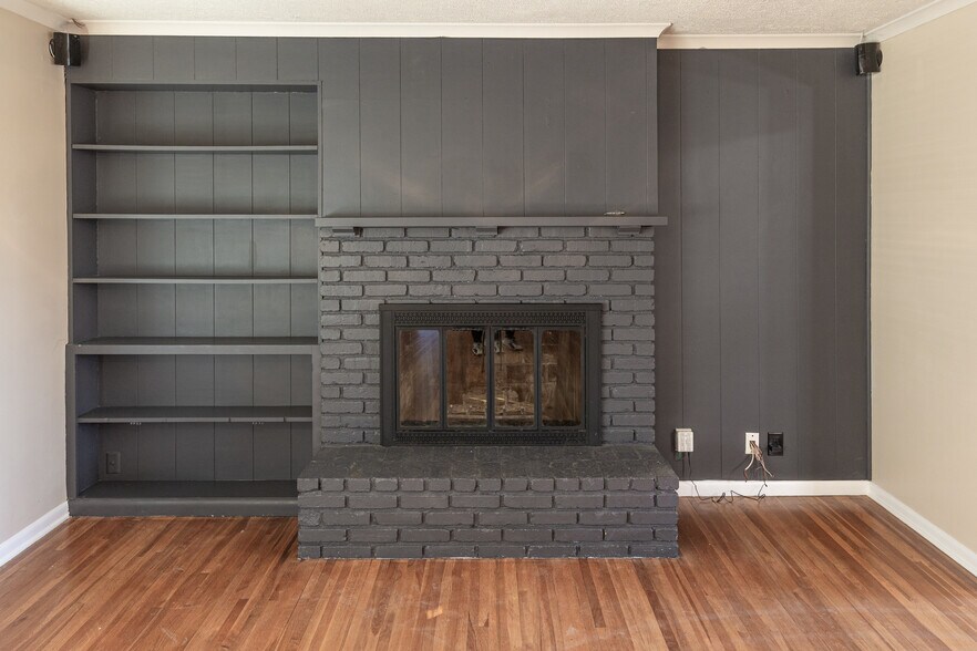 Building Photo - 1937 S Fulton Ave