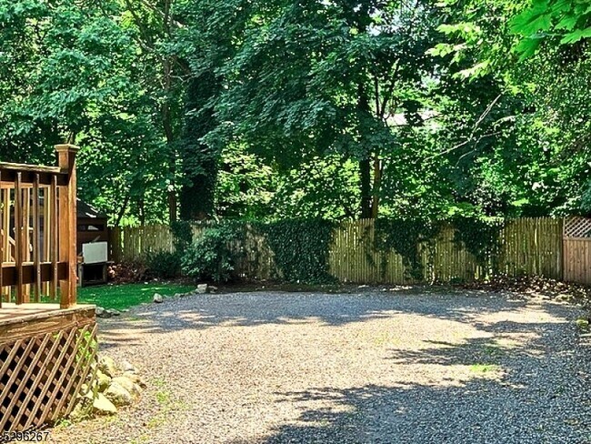 Building Photo - 200 Roseland Ave