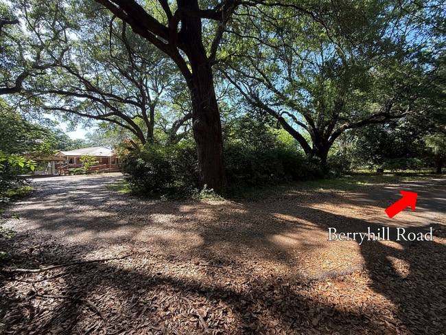 Building Photo - Milton / Pace - 3 bedroom, 2 bathroom