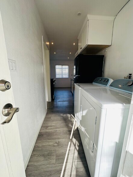 Building Photo - 773 N 14th St