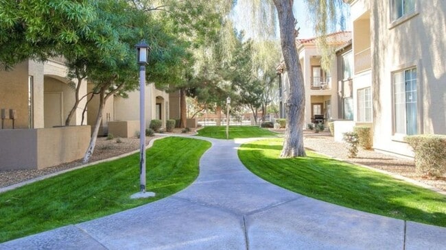 Building Photo - 125 S Alma School Rd