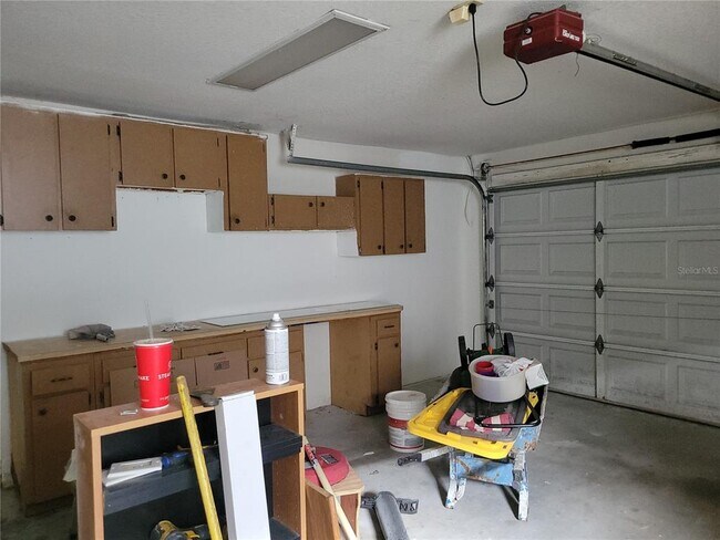 Building Photo - 2011 Cattleman Dr