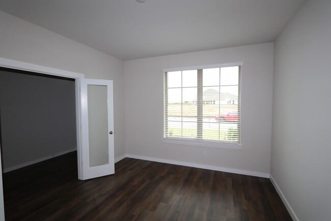 Building Photo - 8522 Sun Coral Dr