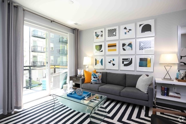 1BR, 1BA - 718 SF - The Parker at Huntington Metro