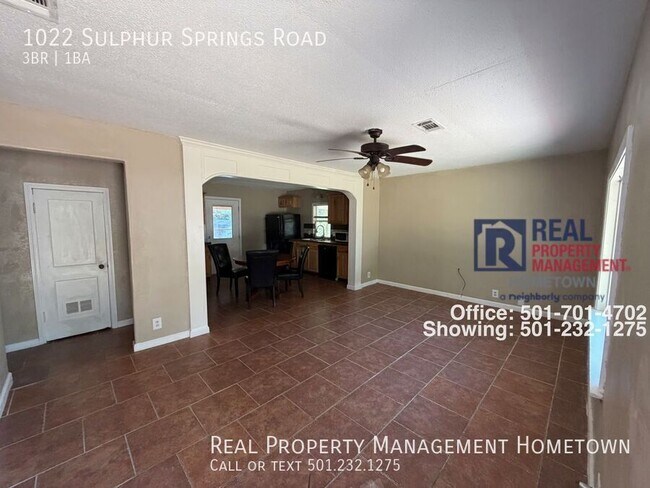 Building Photo - 1022 Sulphur Springs Rd