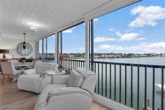 Building Photo - 222 Harbour Dr